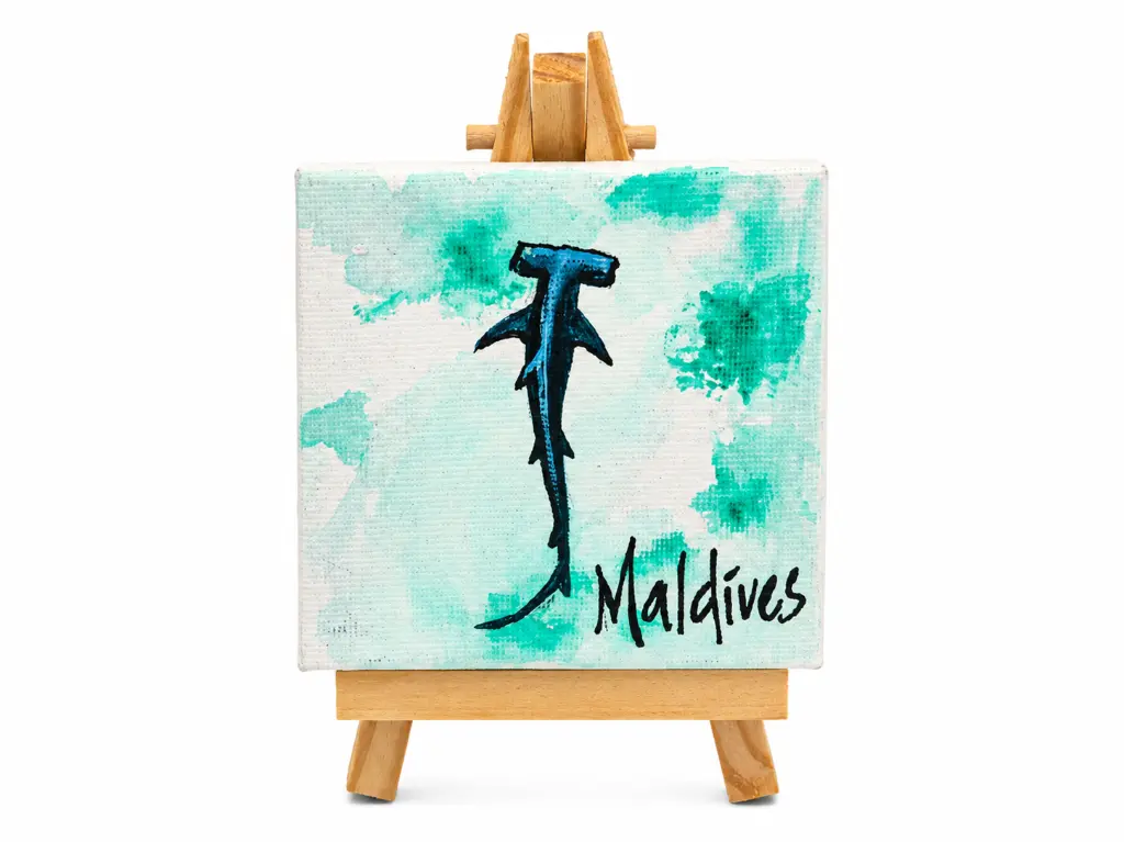 Painting Mini canvas with Great hammer-head.webp